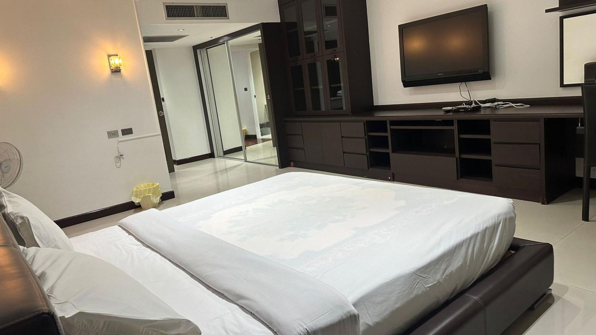 Omni Tower Sukhumvit Nana Direct Hotel Bangkok Eksteriør billede