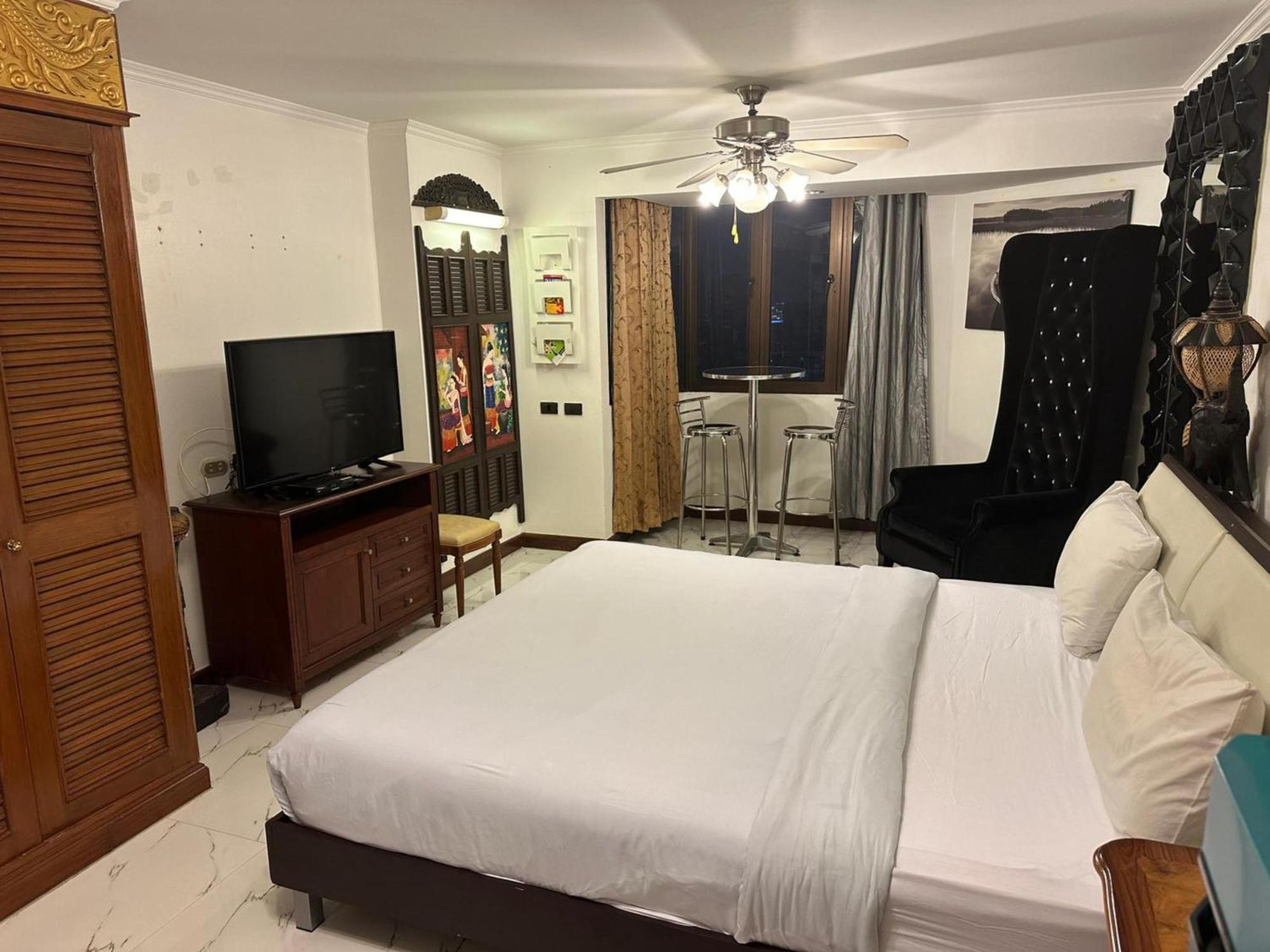 Omni Tower Sukhumvit Nana Direct Hotel Bangkok Eksteriør billede